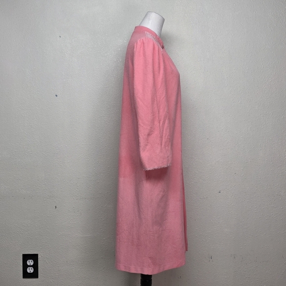 Vanity Fair Pink Robe - Picture 4 of 8